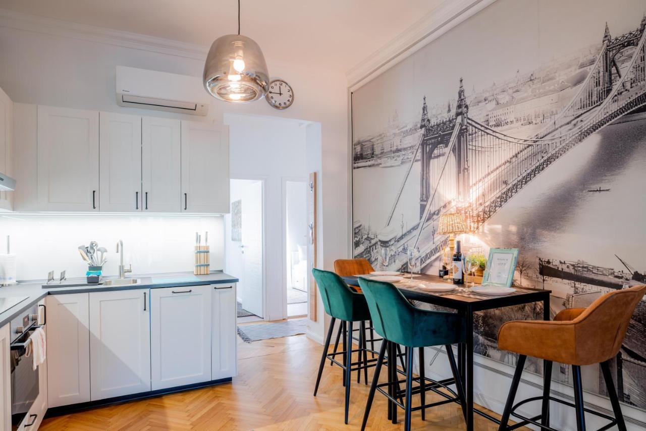 Szip 2 - New In Downtown Apartamento Budapest Exterior foto
