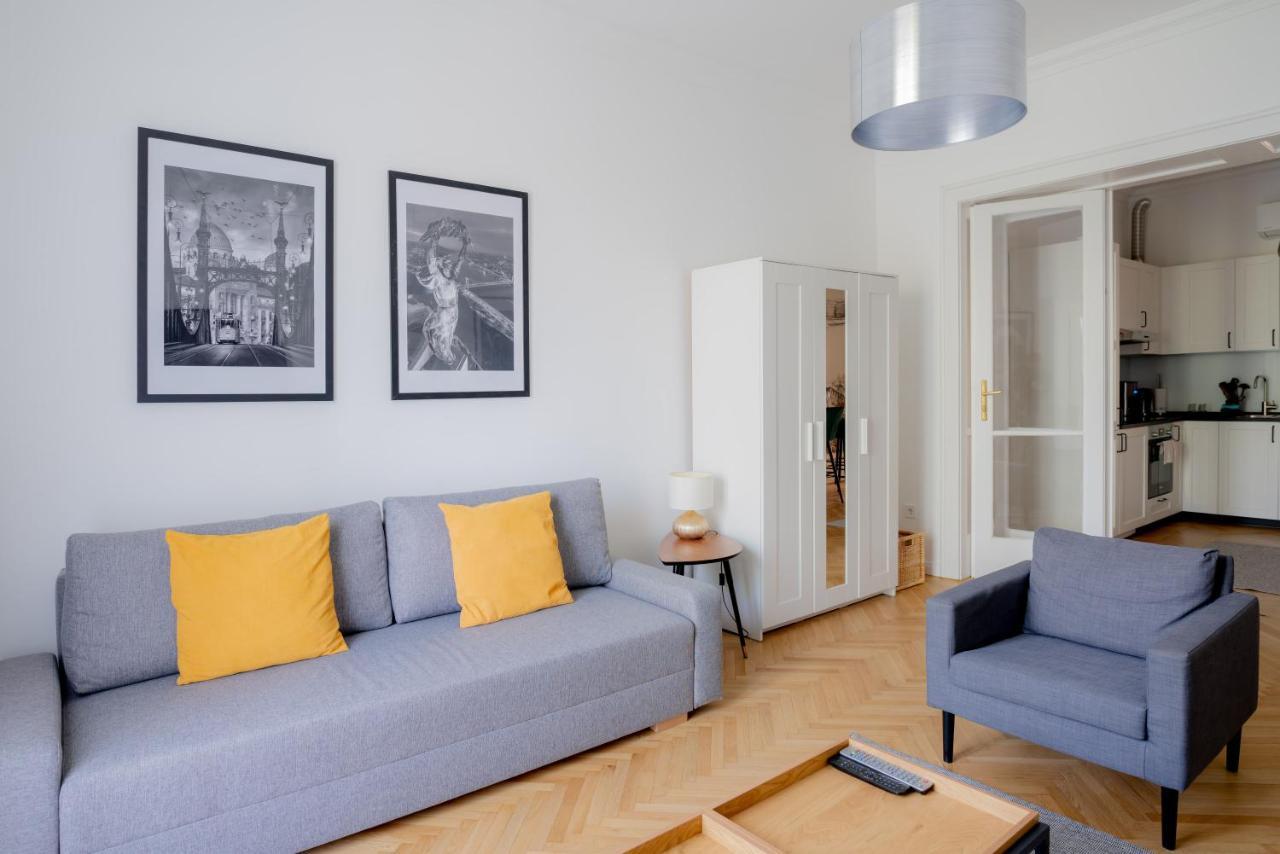 Szip 2 - New In Downtown Apartamento Budapest Exterior foto